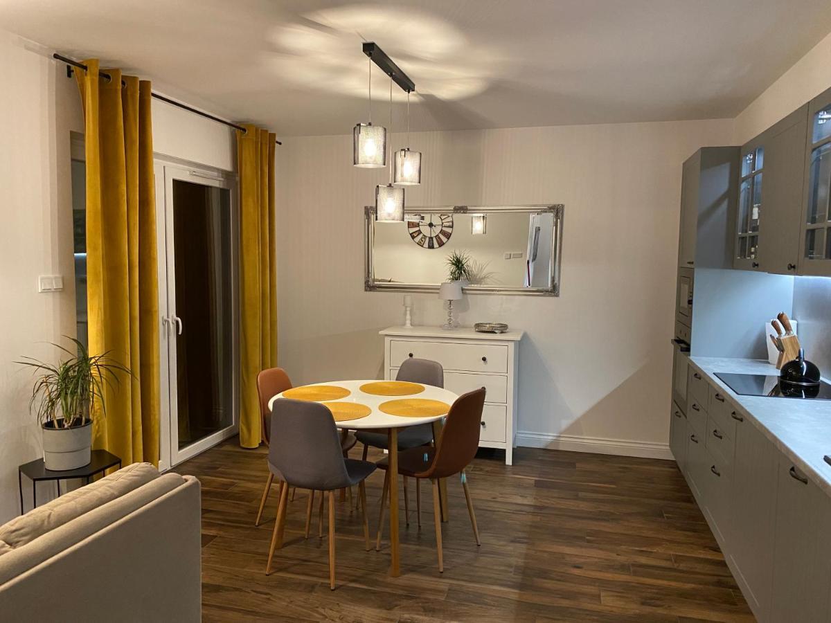 Apartament Moniuszki กอร์ซุฟเวียลคอปอลสกี ภายนอก รูปภาพ